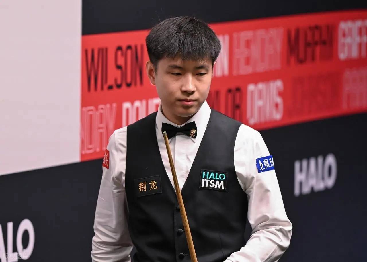 中國足協杯8強上海海港4-0成都蓉城 蓉城全華班替補出戰 卡隆武磊傳射建功王燊超呂文君破門.