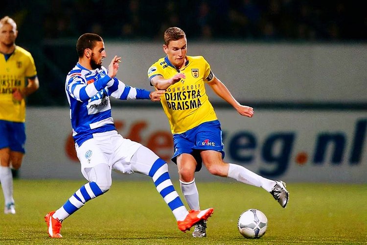 勇士42分狂胜马刺巩固西部第六 库里13+6波杰27+6+5+7三分.