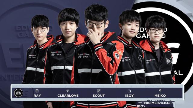 赛场背后的 赛场背后的