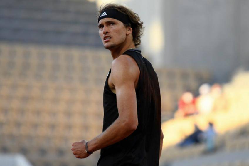 队三人的出 队三人的出