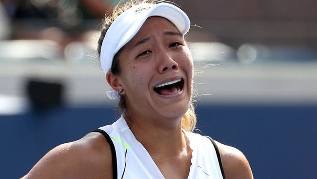 跳水男子10米跳台预赛 中国两名选手晋级半决赛