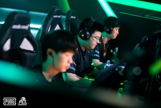 两队对比中 两队对比中